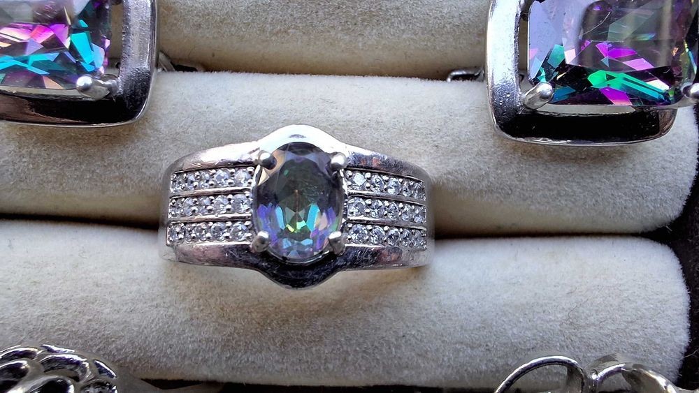 Серебро комплект с натуральными камнями.