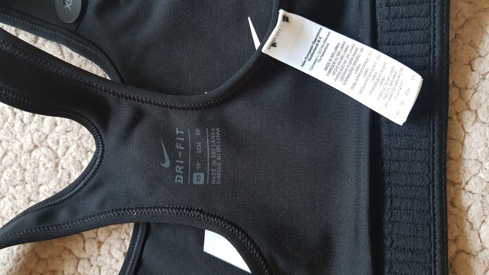 Спортивный топ Nike. Размер XS.
