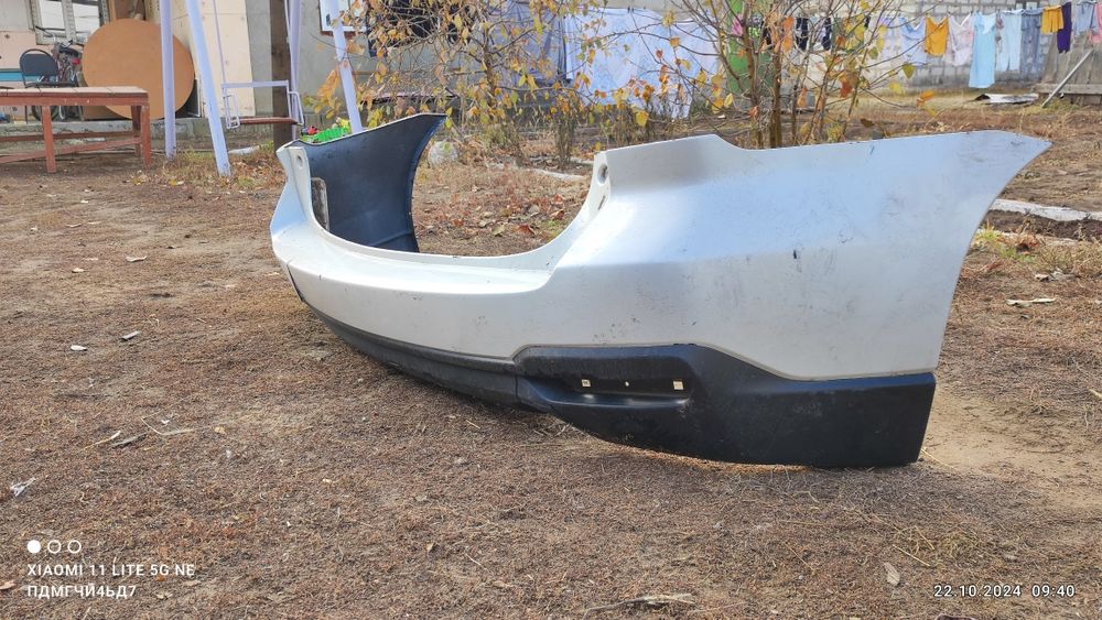 Продам бампер Субару