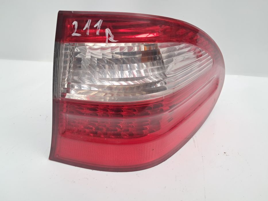 Стоп десен комби Mercedes W211