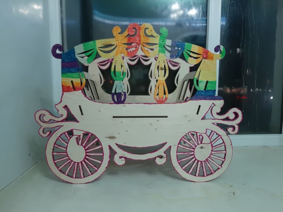 Карета деревянная