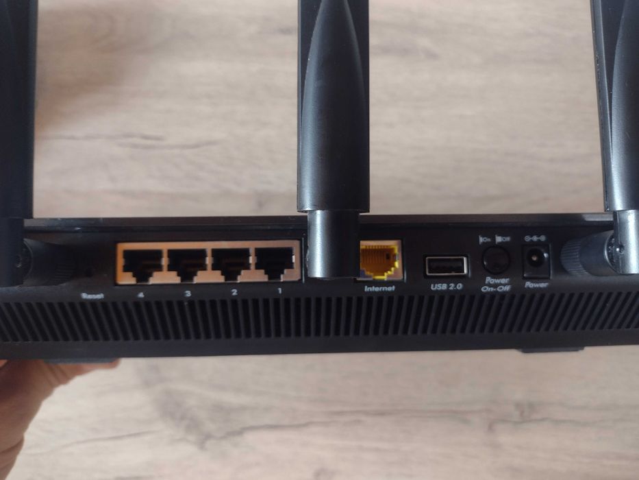 NetGear R7000 Nighthawk AC1900 Smart WiFi Router