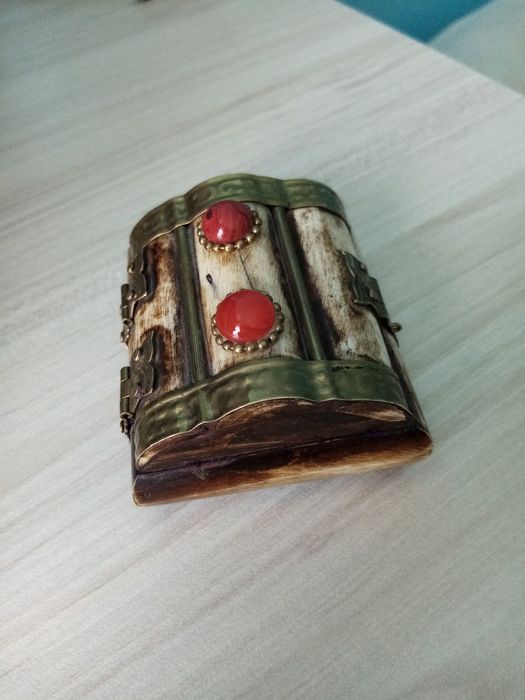 Кутия за бижутаа