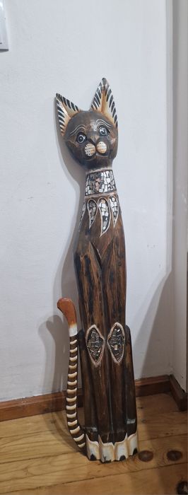 Дървена фигура котка