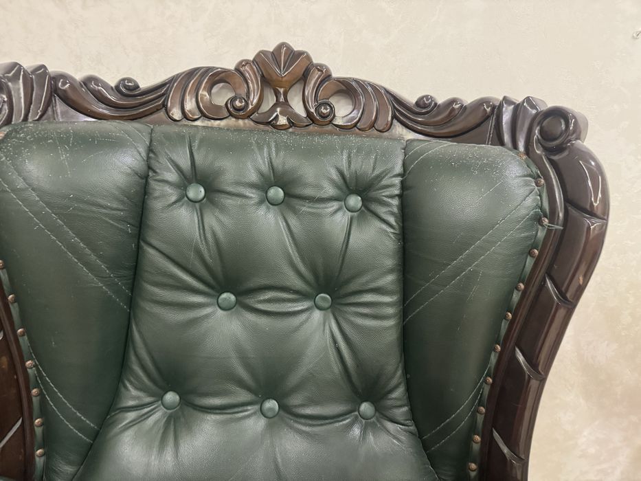 Кресло кожаное продам