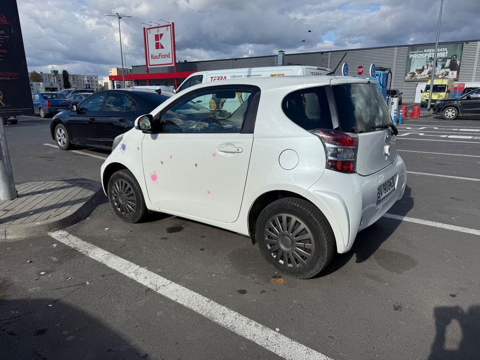 Toyota iQ Toyota IQ - Puțini km, cea mai mică maşină cu 4 locuri