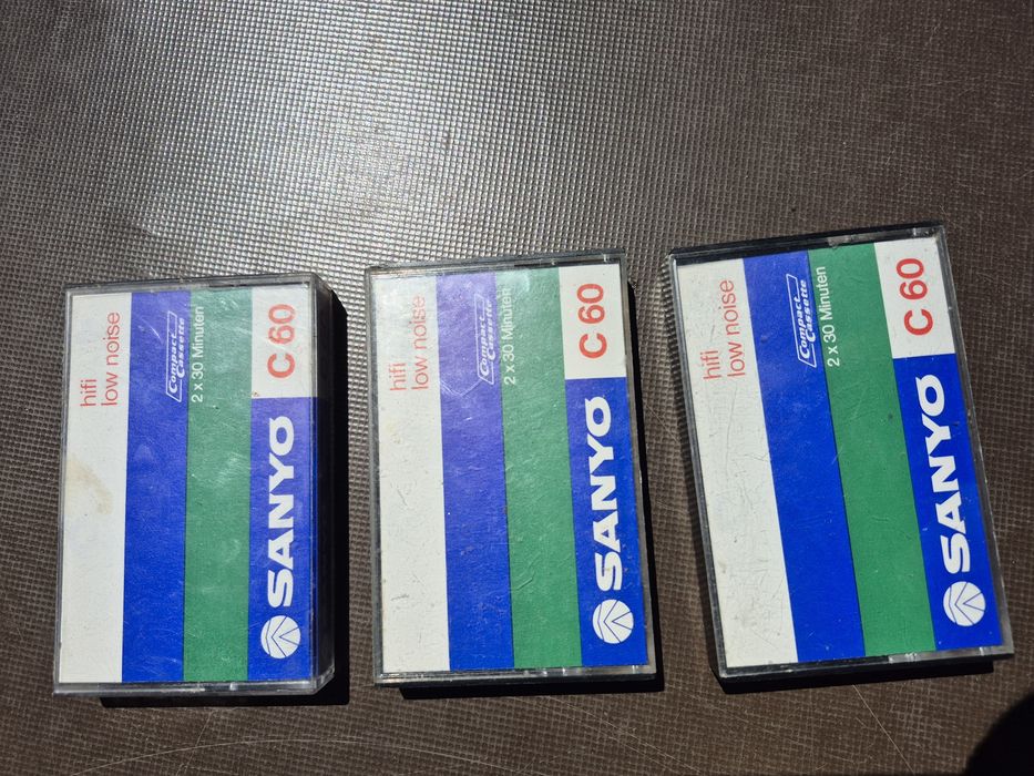 Vând Lot 3 casete audio originale marca Sanyo model de 60 minute colectie muzica mixta