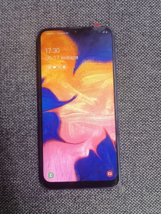 Продам Samsung A10 в хорошем состоянии