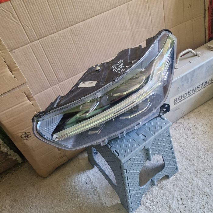 Volvo XC 40 2019 full led ляв фар