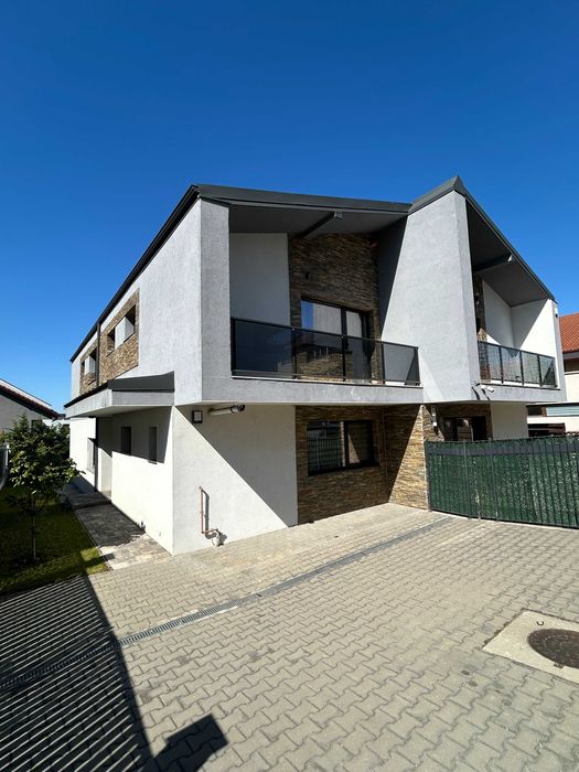 Casa tip duplex zona Europa
