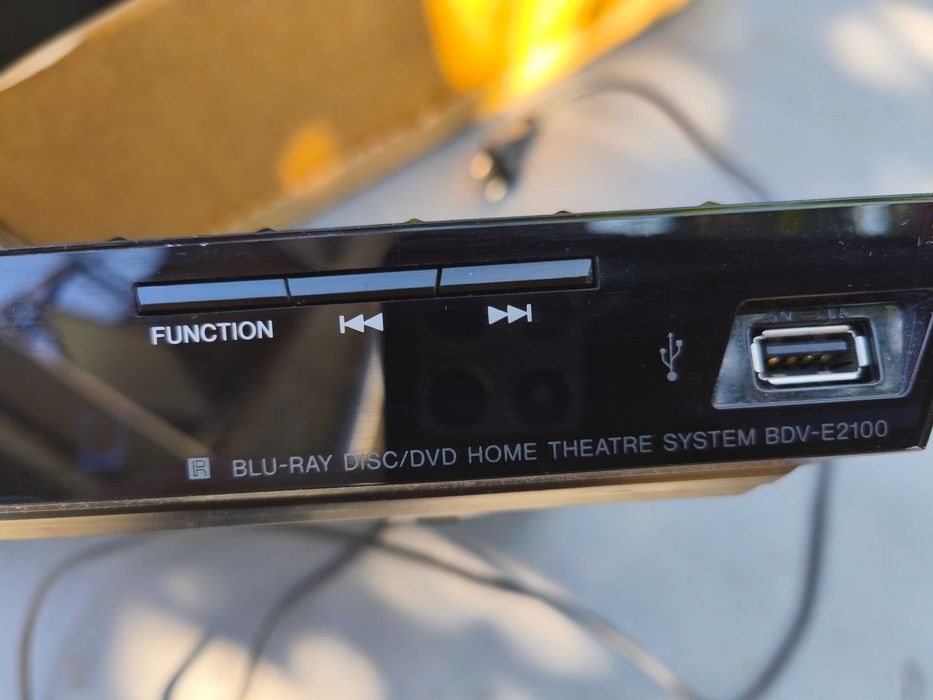 домашно кино  Sony BDV-E2100