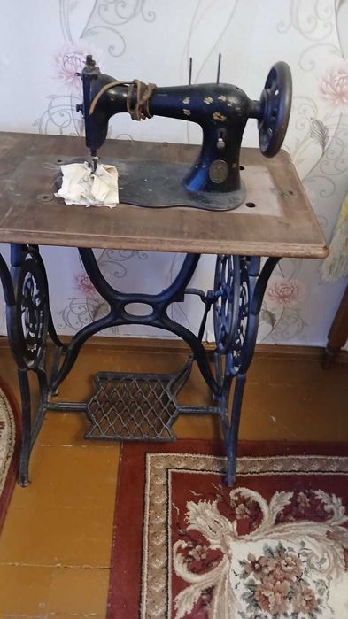 Продам швейную машинку ZINGER