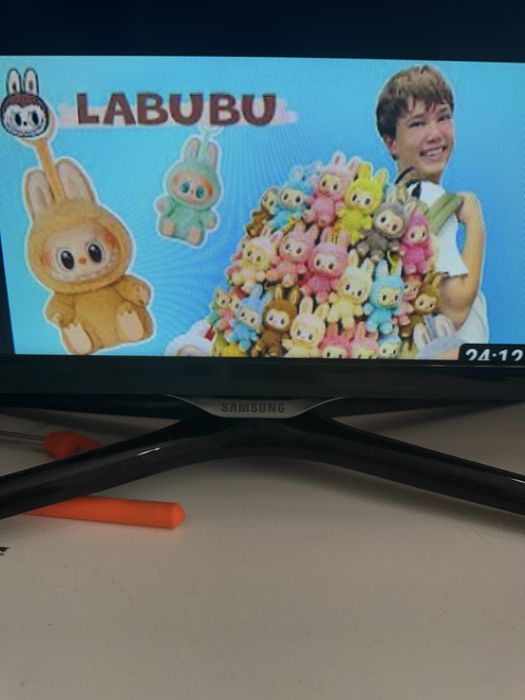 Продам смарт телевизор самсунг