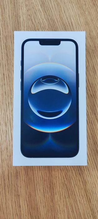 Продавам айфон 16е