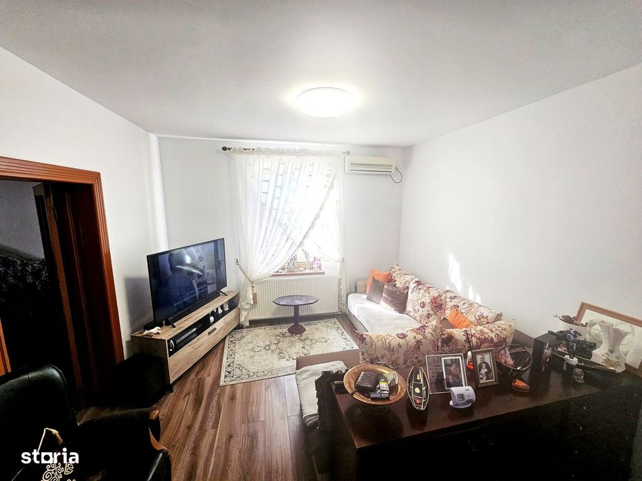 Casa vanzare 6 camere ,cu 629 mp teren zona PARCUL DE SOFT
