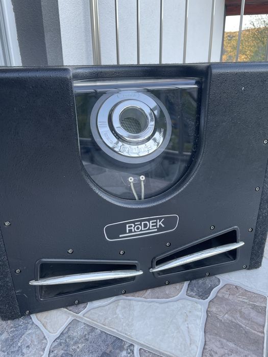 Rodek & Axton бас каса и усилвател