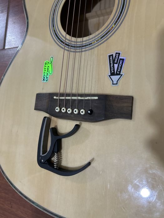 Гитара с чехлом.