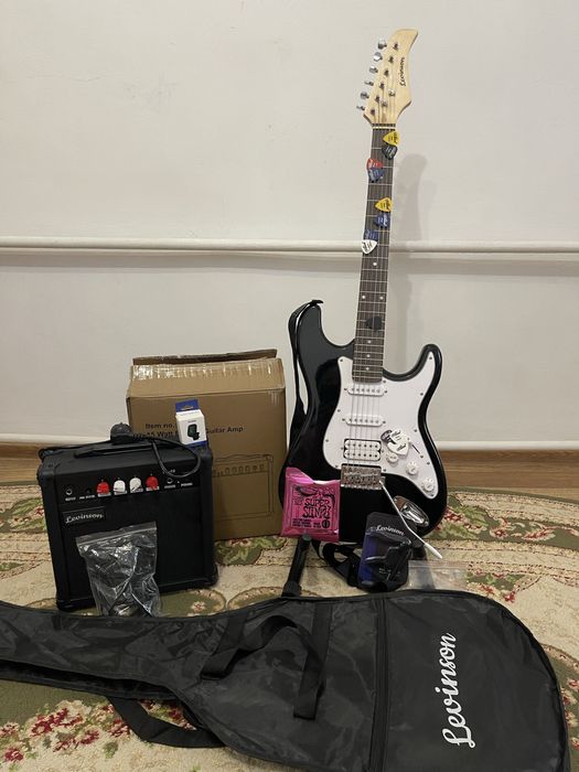 Новая электрогитара Levinson с полной комплектацией