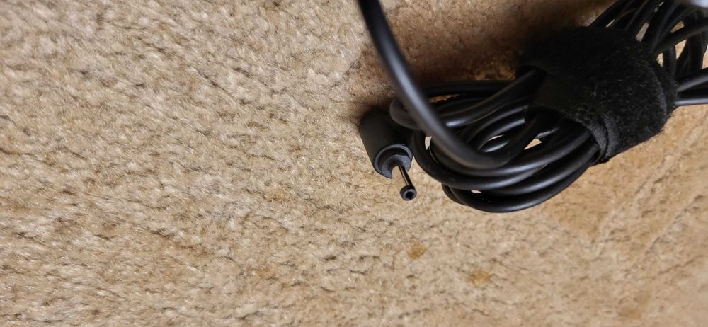 LENOVO incarcator 20V-2.25A mufa subtire fuctional