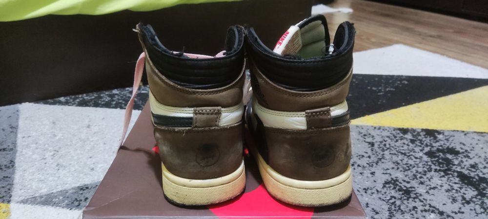 Обувки Jordan 1 Travis Scott