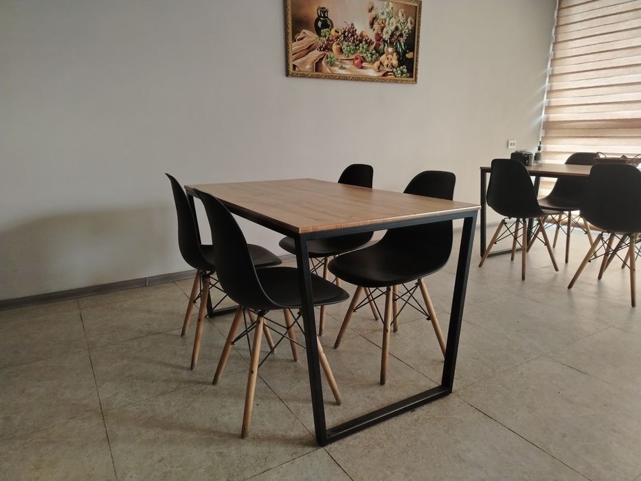 Стол ва стуллар сотилади, холати жуда яхши холатда