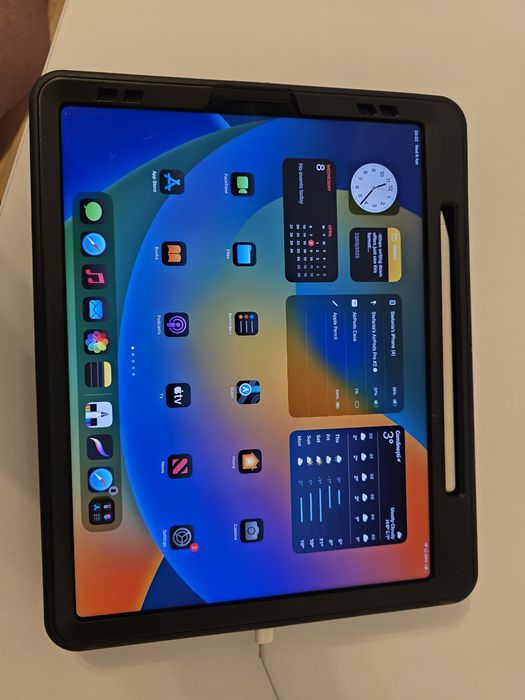 Ipad Pro 6 Gen 12.9 inch Cellular cu iPen si Husa Profesionala inclus ca noi