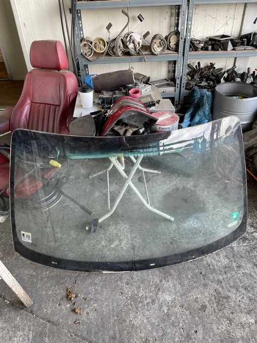 Челно стъкло за E46 / Pejo 206 / Scenic 1 / Focus 1 / Meriva A  / F30