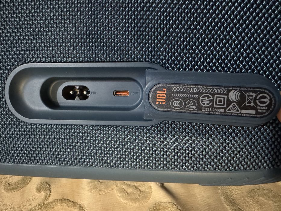 Продам JBL Boombox 4