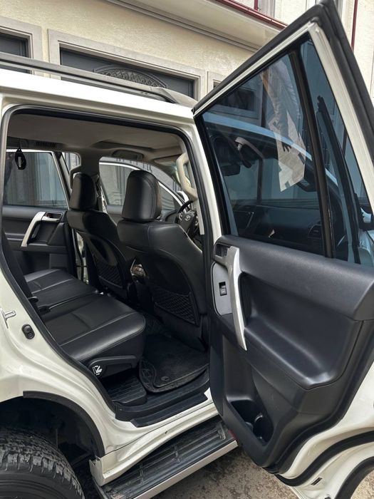 Toyota land cruiser prado