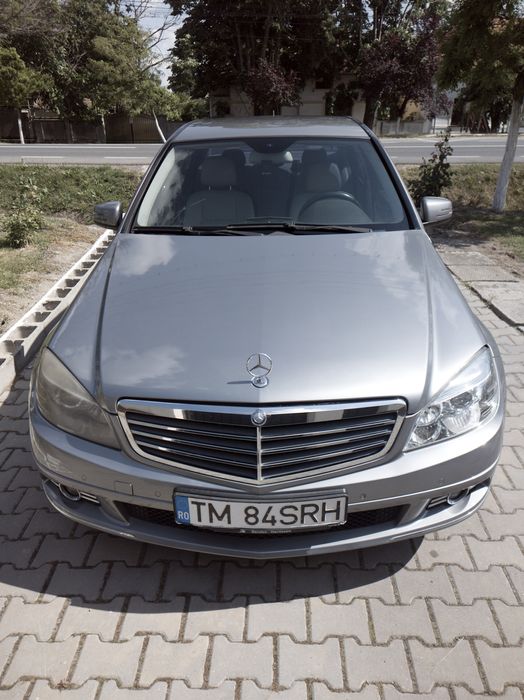 Vând Mercedes Benz  c class 220            
