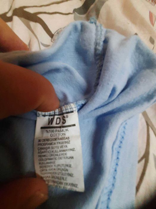 Бял суичър и светло синя фанелка за дете 10-14 години