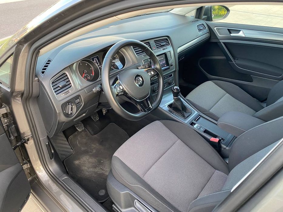 VW Golf 7  1.6 TDI перфектен