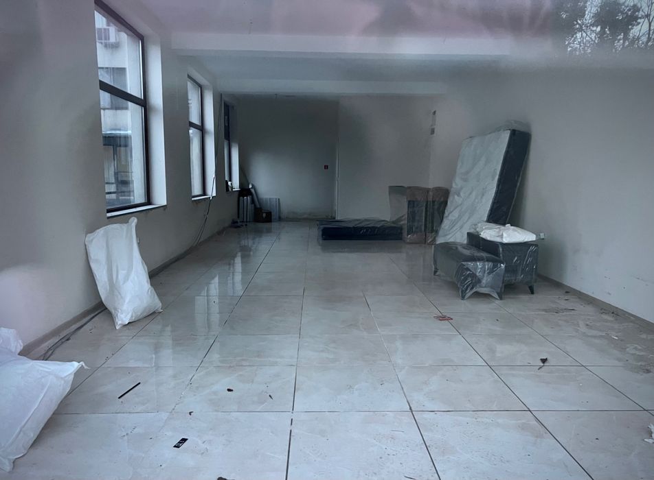 Дава се под наем Магазин в Велико Търново, Център - 72 кв.м за 360 € - Снимка #1