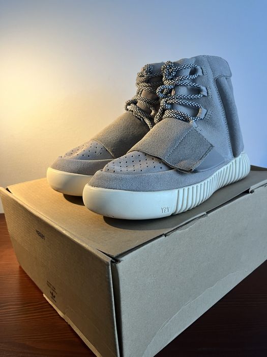 Продам кроссвоки yeezy boost 750. Цена: 27000 тг.