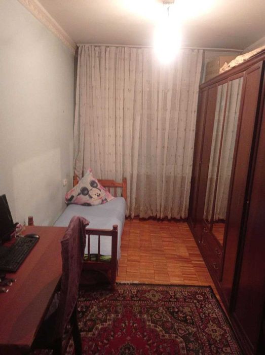 Срочно продается 3 х комнатная квартира в Шайхантахурском р-не.