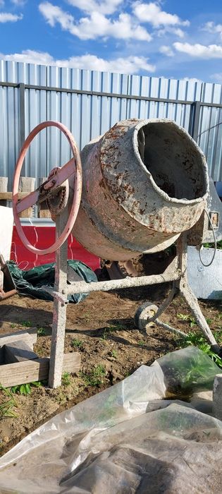 Продам бетономешалку