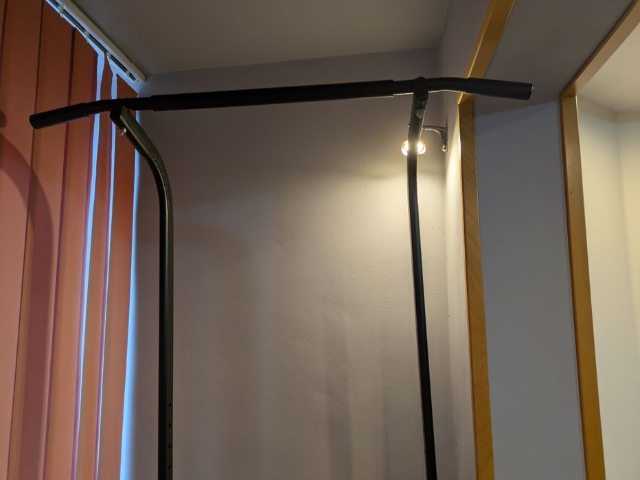 Bara de tractiuni cu baza de podea, reglabila