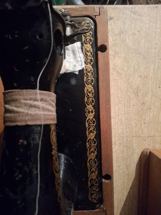 Продам швейную машинку