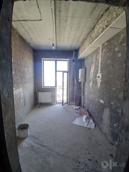 2 хонали квартира сотилади 80 КВ Шарк  Алмактум газлик дом 4 етажида