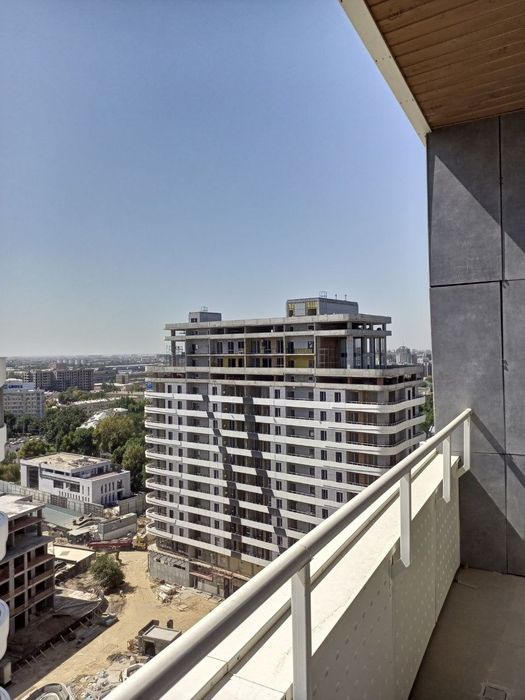 Продаю  ЖК,, Инфинити,, 3х ком коробка 105м2, 12эт