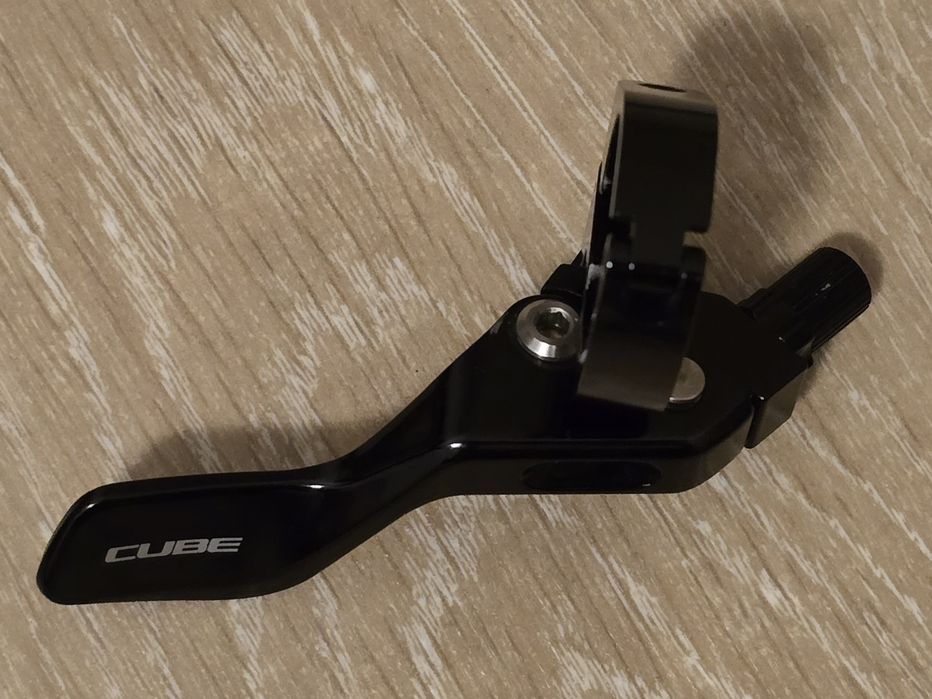 Maneta dropper post Cube