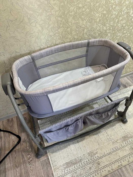 Продам электро кровать, качалку, коврик