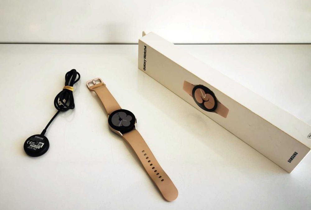 Смарт часовник Samsung Watch 4 (без забележка)
