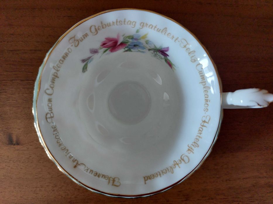 Ceasca Royal Albert mesaj aniversare