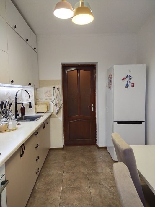 4 мкр, 2 этаж, 82.7 м²