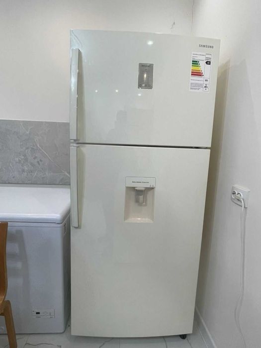 Холодильник Samsung