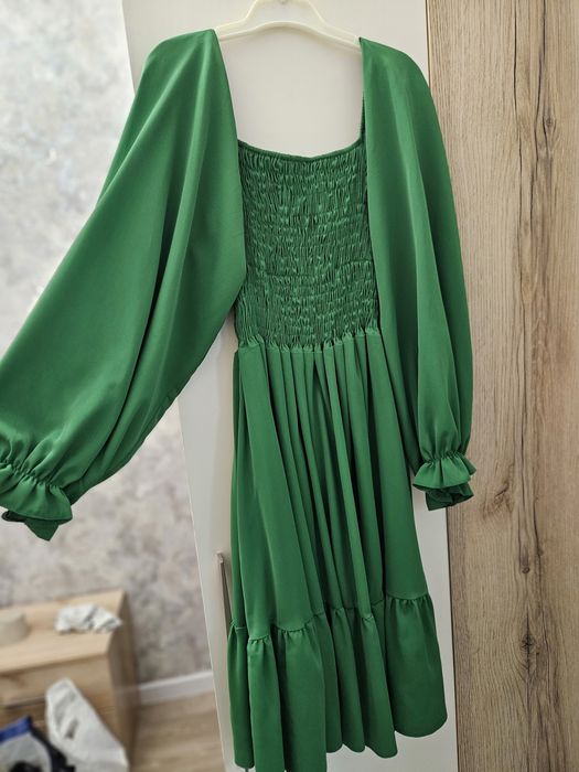 Платье женское..