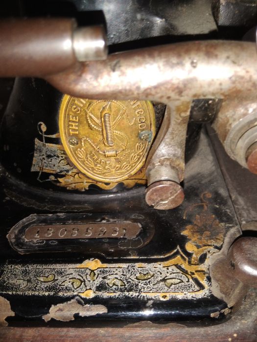 Продам швейную машинку Зингер