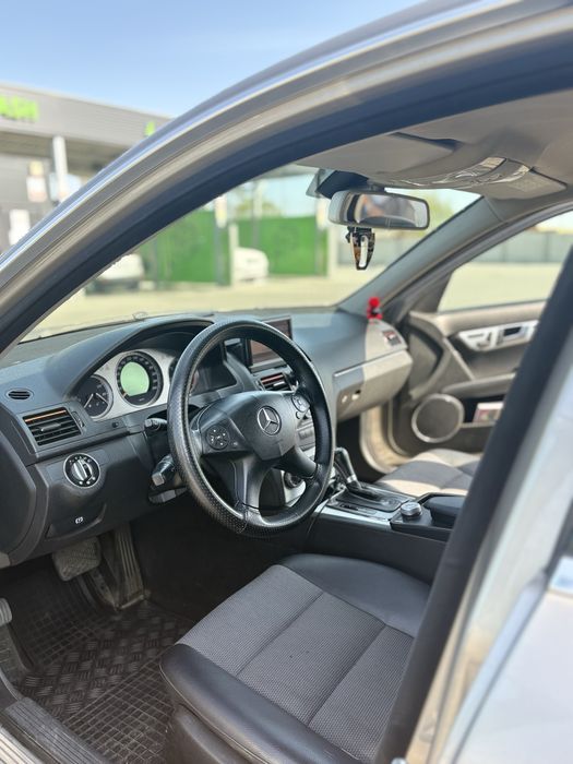 Vând Mercedes  - Benz c220! 4200 negociabil