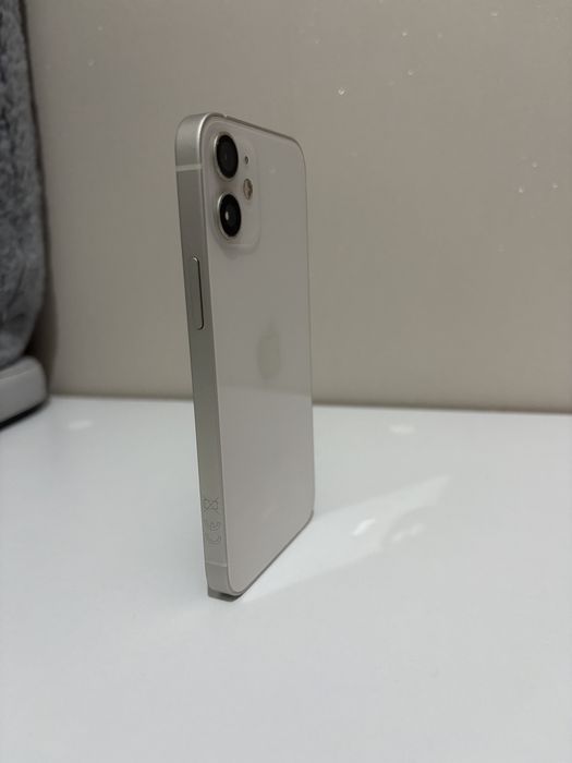 Iphone 12 mini 64 GB Бял